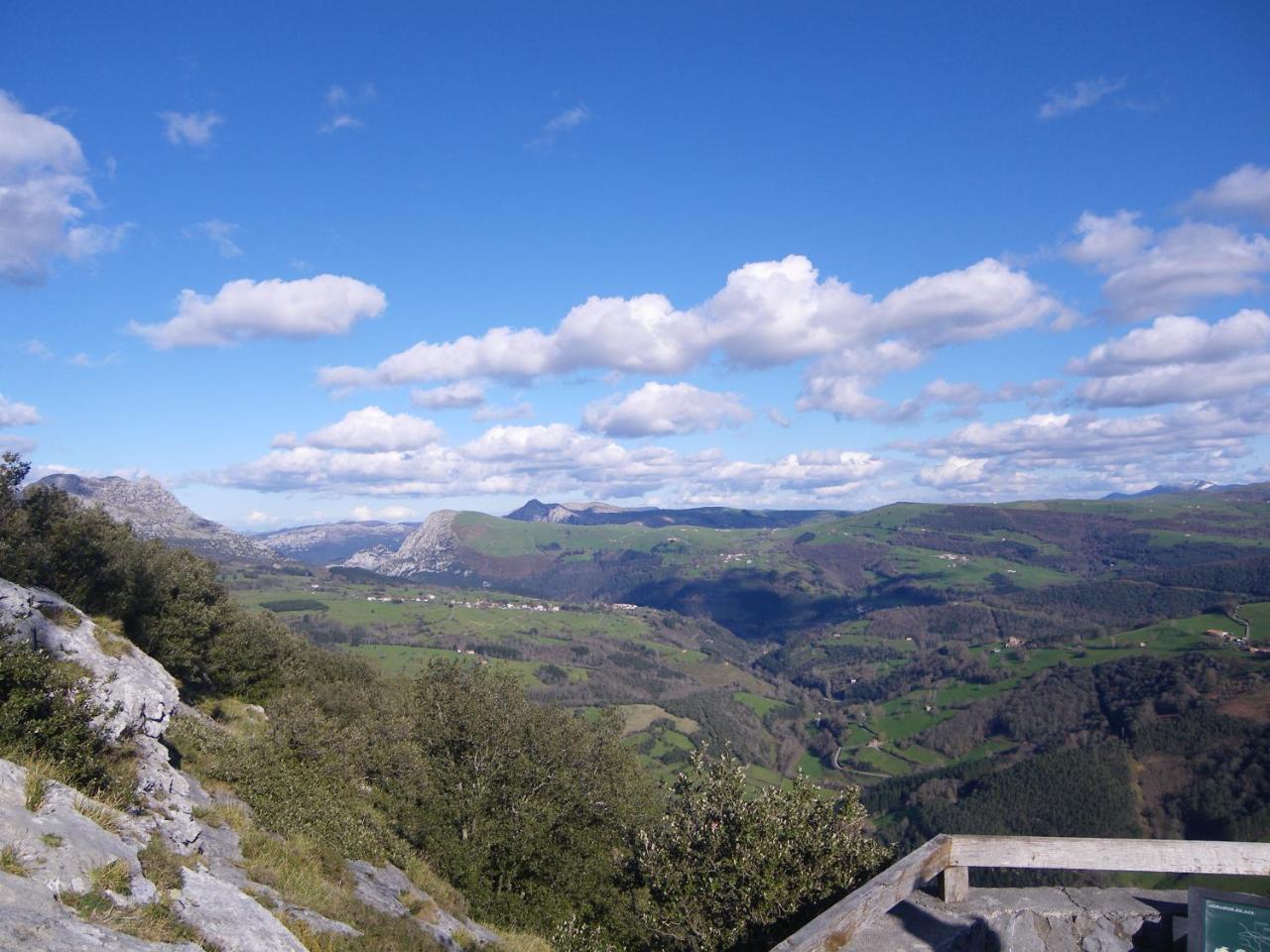 Quintana de Soba Balcon De La Lenゲストハウス エクステリア 写真
